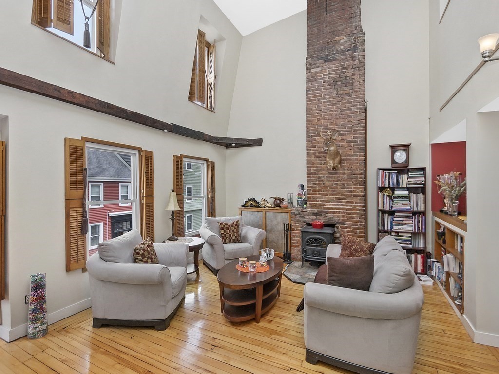 50 Green St, Boston, Massachusetts, 2 Bedrooms Bedrooms, 5 Rooms Rooms,2 BathroomsBathrooms,Residential Lease,For Rent,Green St,73505181