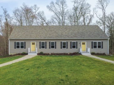 35-37 Glendale Ave, Tiverton, Rhode Island, 4 Bedrooms Bedrooms, 18 Rooms Rooms,4 BathroomsBathrooms,Residential Income,For Sale,Glendale Ave,73505245