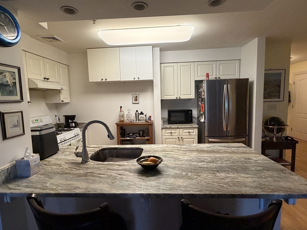 501 Commerce Drive, Braintree, Massachusetts, 2 Bedrooms Bedrooms, 4 Rooms Rooms,2 BathroomsBathrooms,Residential,For Sale,Commerce Drive,73505045