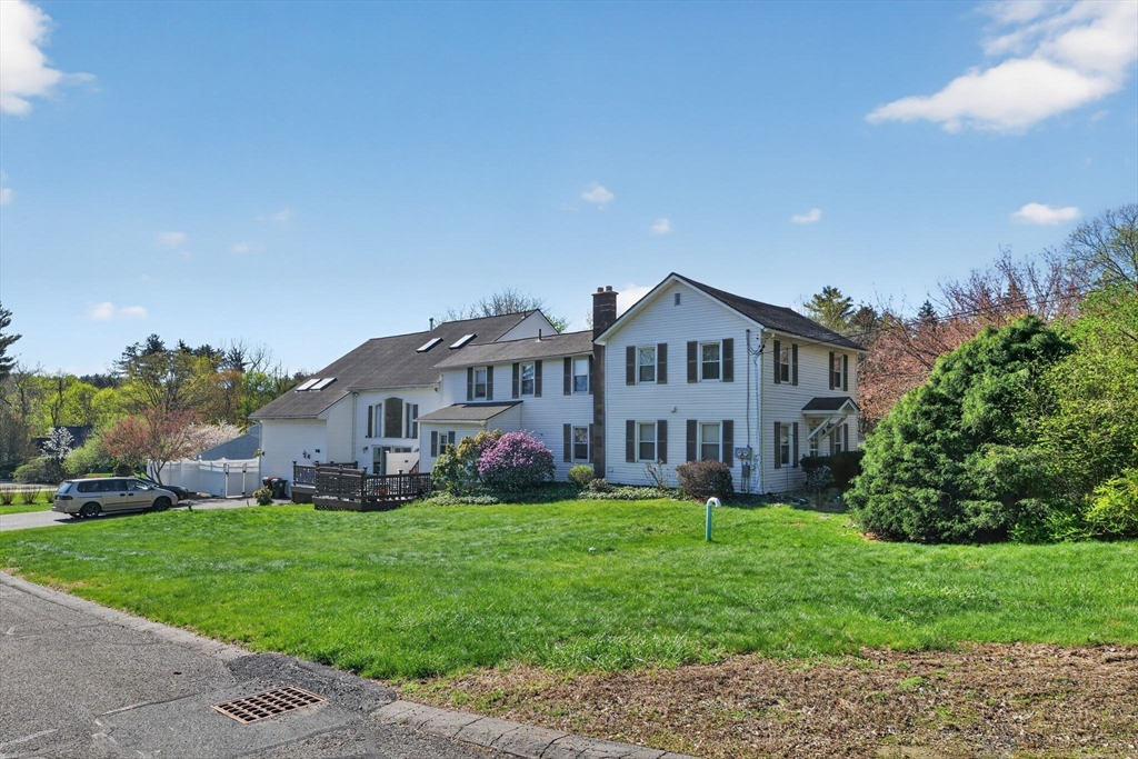 67 Amherst Rd, South Hadley, Massachusetts, 5 Bedrooms Bedrooms, 9 Rooms Rooms,2.5 BathroomsBathrooms,Residential,For Sale,Amherst Rd,73505453