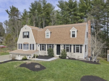 89 Sunset Way, Pembroke, Massachusetts, 4 Bedrooms Bedrooms, 15 Rooms Rooms,3.5 BathroomsBathrooms,Residential,For Sale,Sunset Way,73505491