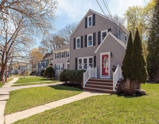 19 Wildwood Rd, Medford, Massachusetts, 3 Bedrooms Bedrooms, 7 Rooms Rooms,2 BathroomsBathrooms,Residential,For Sale,Wildwood Rd,73505313