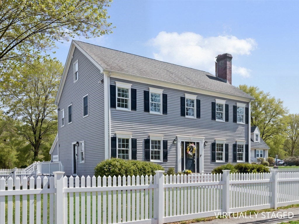 197 Smith Street, Waltham, Massachusetts, 4 Bedrooms Bedrooms, 11 Rooms Rooms,4.5 BathroomsBathrooms,Residential,For Sale,Smith Street,73505239