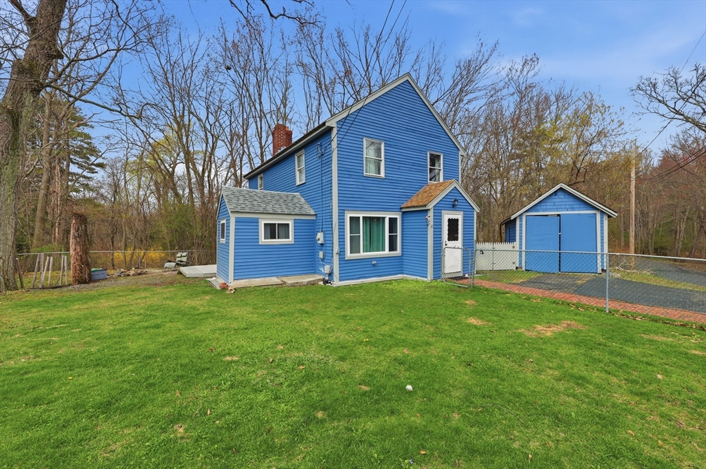 8 Stones Corner Road, Berlin, Massachusetts, 2 Bedrooms Bedrooms, 6 Rooms Rooms,1 BathroomBathrooms,Residential,For Sale,Stones Corner Road,73505383
