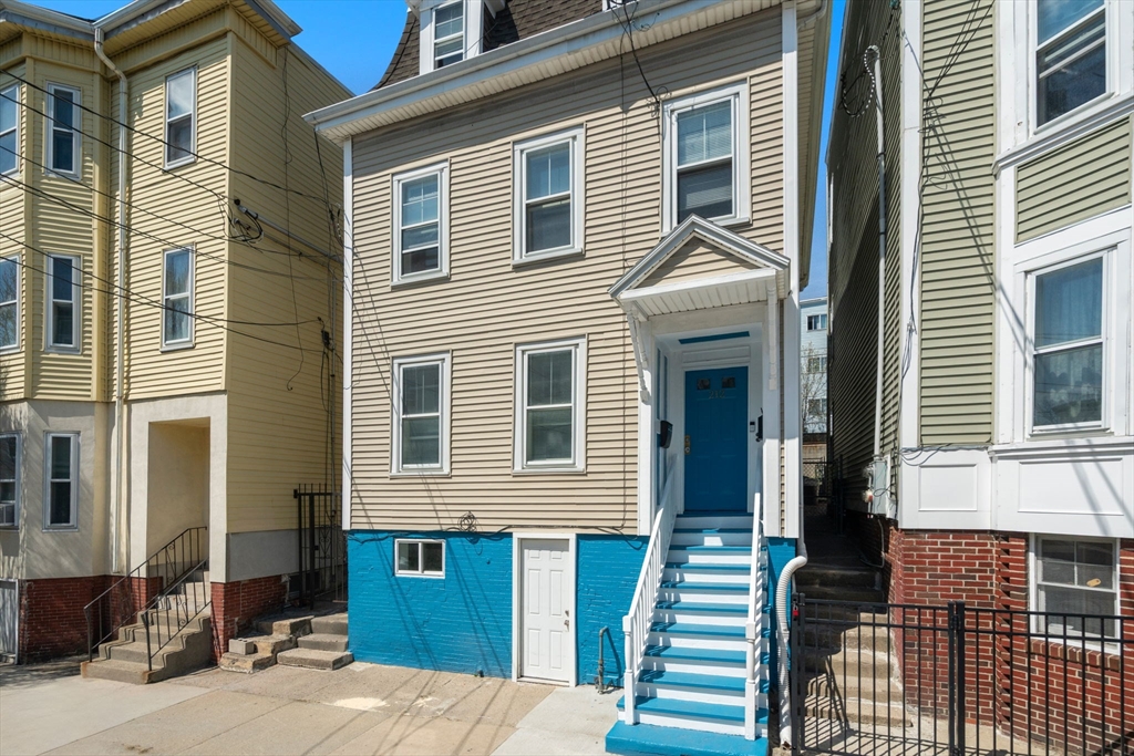 212 Princeton St., Boston, Massachusetts, 4 Bedrooms Bedrooms, 8 Rooms Rooms,2 BathroomsBathrooms,Residential,For Sale,Princeton St.,73505360