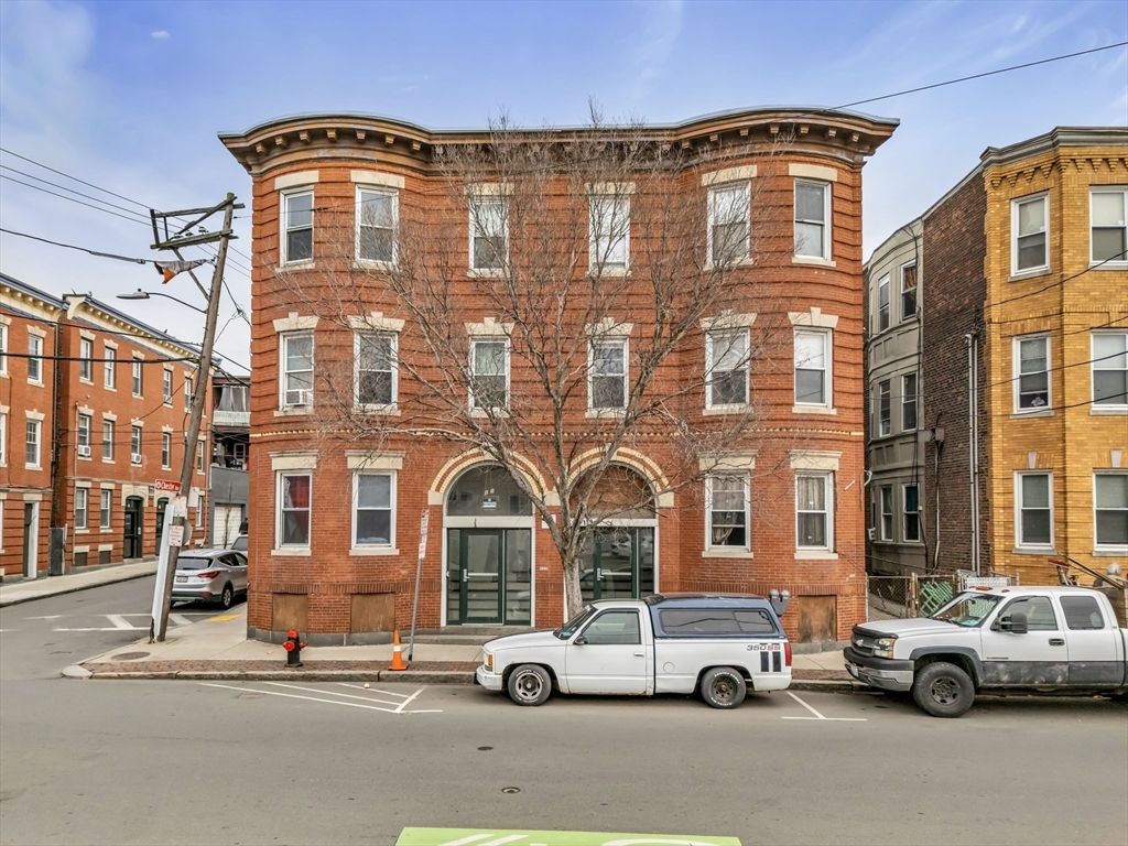 139 Hawthorne St, Chelsea, Massachusetts, 17 Bedrooms Bedrooms, 17 Rooms Rooms,3 BathroomsBathrooms,Residential Income,For Sale,Hawthorne St,73505515