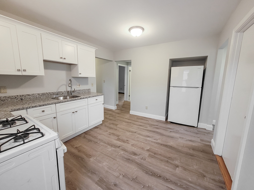 49 Rosedale St, Boston, Massachusetts, 3 Bedrooms Bedrooms, 5 Rooms Rooms,1 BathroomBathrooms,Residential Lease,For Rent,Rosedale St,73505531