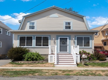 47 Emerson St. Ext., Peabody, Massachusetts, 3 Bedrooms Bedrooms, 8 Rooms Rooms,3.5 BathroomsBathrooms,Residential,For Sale,Emerson St. Ext.,73505416