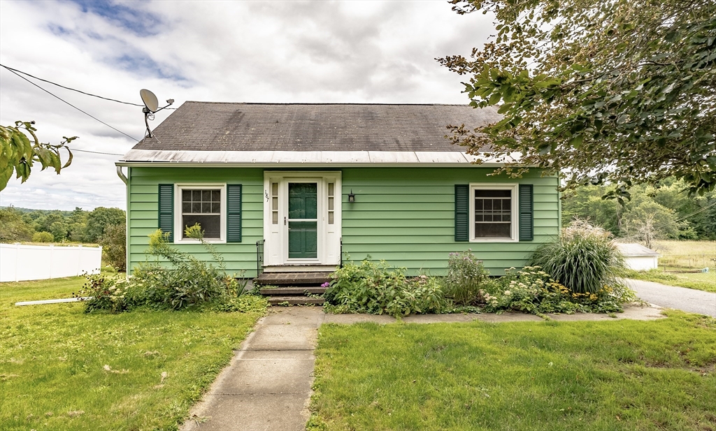 187 Leyden Rd, Greenfield, Massachusetts, 4 Bedrooms Bedrooms, 6 Rooms Rooms,1 BathroomBathrooms,Residential,For Sale,Leyden Rd,73505431