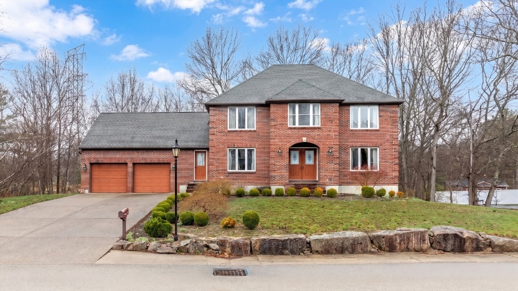 20 Teaberry Ln, Braintree, Massachusetts, 4 Bedrooms Bedrooms, 8 Rooms Rooms,2.5 BathroomsBathrooms,Residential,For Sale,Teaberry Ln,73505168