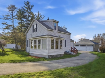 16 Hartung St, Methuen, Massachusetts, 2 Bedrooms Bedrooms, 6 Rooms Rooms,1 BathroomBathrooms,Residential,For Sale,Hartung St,73505566