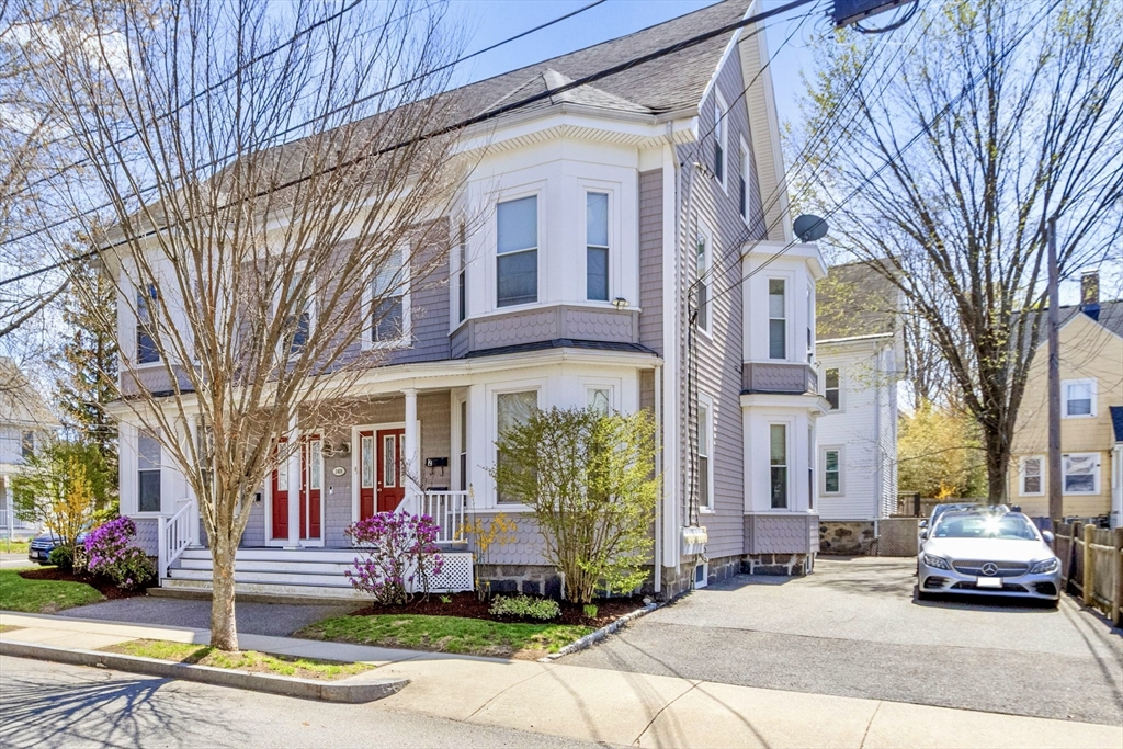 169 Chestnut St, Waltham, Massachusetts, 3 Bedrooms Bedrooms, 5 Rooms Rooms,2 BathroomsBathrooms,Residential,For Sale,Chestnut St,73505569