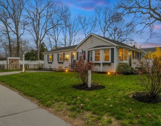 25 Clover Ln, Mashpee, Massachusetts, 2 Bedrooms Bedrooms, 4 Rooms Rooms,1 BathroomBathrooms,Residential,For Sale,Clover Ln,73505573