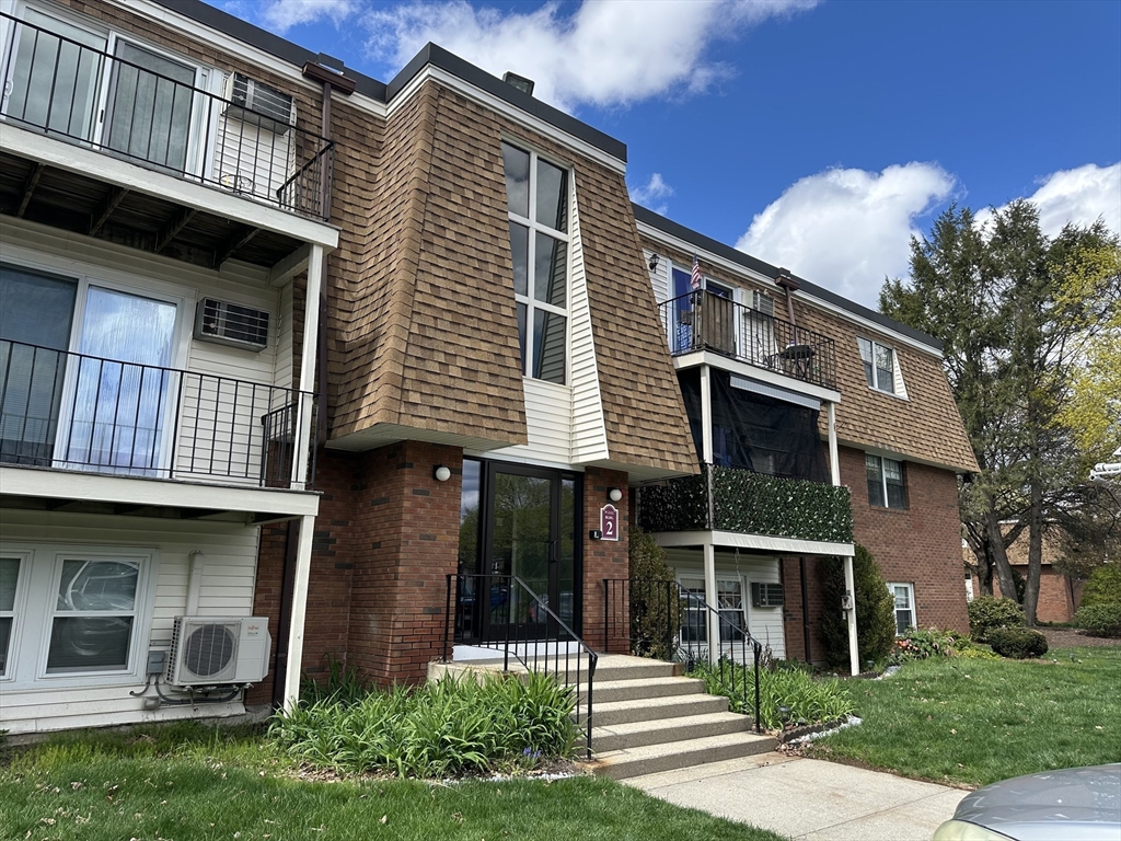 80 Damon Road, Northampton, Massachusetts, 1 Bedroom Bedrooms, 4 Rooms Rooms,1 BathroomBathrooms,Residential,For Sale,Damon Road,73505382