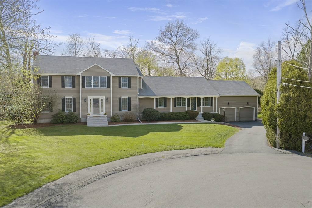 54 John Grimaldi Drive, North Attleboro, Massachusetts, 4 Bedrooms Bedrooms, 9 Rooms Rooms,3.5 BathroomsBathrooms,Residential,For Sale,John Grimaldi Drive,73505588