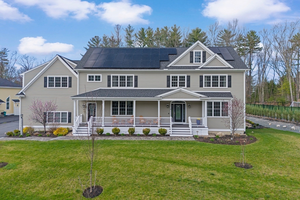 14 Charles St, North Reading, Massachusetts, 4 Bedrooms Bedrooms, 11 Rooms Rooms,5.5 BathroomsBathrooms,Residential,For Sale,Charles St,73505389