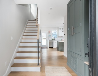 10 Gordon Rd, Arlington, Massachusetts, 5 Bedrooms Bedrooms, 9 Rooms Rooms,3 BathroomsBathrooms,Residential,For Sale,Gordon Rd,73505367