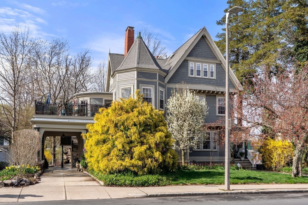 110 Melville Ave, Boston, Massachusetts, 3 Bedrooms Bedrooms, 7 Rooms Rooms,2 BathroomsBathrooms,Residential,For Sale,Melville Ave,73505427