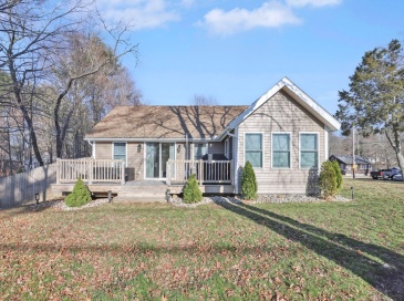 2 Woodland Hts, Wales, Massachusetts, 2 Bedrooms Bedrooms, 5 Rooms Rooms,1 BathroomBathrooms,Residential,For Sale,Woodland Hts,73488670 2 Woodland Hts, Wales, Massachusetts, 2 Bedrooms Bedrooms, 5 Rooms Rooms,1 BathroomBathrooms,Residential,For Sale,Woodland Hts,73488670