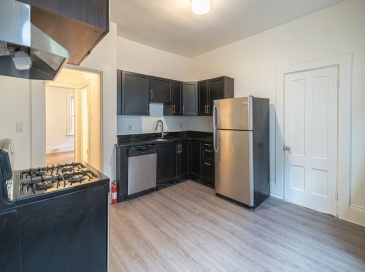 1 Chestnut Terrace, Boston, Massachusetts, 4 Bedrooms Bedrooms, 8 Rooms Rooms,1.5 BathroomsBathrooms,Residential Lease,For Rent,Chestnut Terrace,73478678