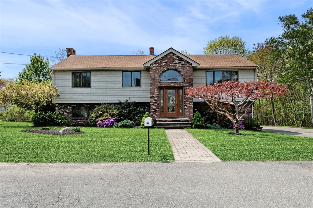 10 Seaview Road, Gloucester, Massachusetts, 3 Bedrooms Bedrooms, 11 Rooms Rooms,2 BathroomsBathrooms,Residential,For Sale,Seaview Road,73452114