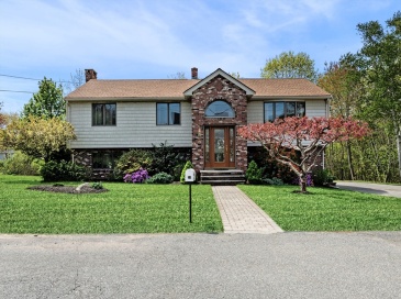 10 Seaview Road, Gloucester, Massachusetts, 3 Bedrooms Bedrooms, 11 Rooms Rooms,2 BathroomsBathrooms,Residential,For Sale,Seaview Road,73452114 10 Seaview Road, Gloucester, Massachusetts, 3 Bedrooms Bedrooms, 11 Rooms Rooms,2 BathroomsBathrooms,Residential,For Sale,Seaview Road,73452114