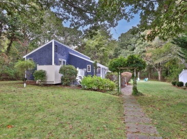 112 Third Street North, Edgartown, Massachusetts, 3 Bedrooms Bedrooms, 4 Rooms Rooms,2 BathroomsBathrooms,Residential,For Sale,Third Street North,73439891 112 Third Street North, Edgartown, Massachusetts, 3 Bedrooms Bedrooms, 4 Rooms Rooms,2 BathroomsBathrooms,Residential,For Sale,Third Street North,73439891