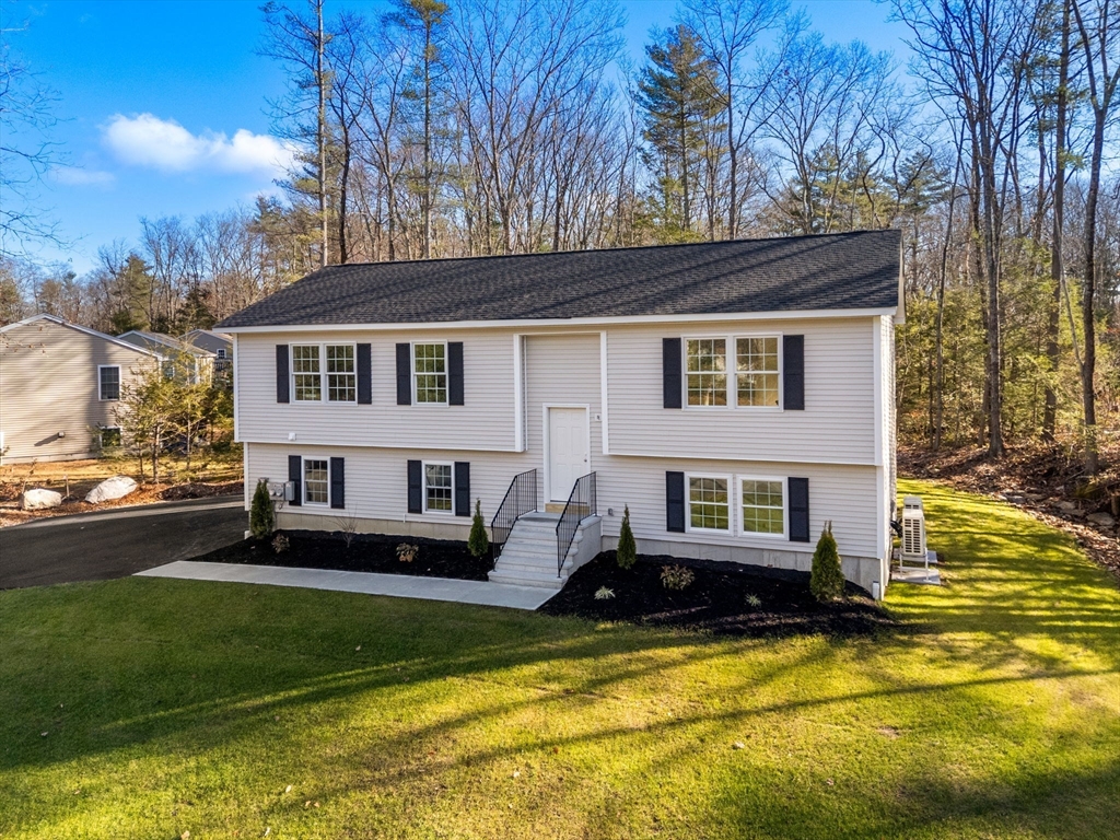 104 Hilltop Drive, Southbridge, Massachusetts, 5 Bedrooms Bedrooms, 10 Rooms Rooms,3 BathroomsBathrooms,Residential Income,For Sale,Hilltop Drive,73495483