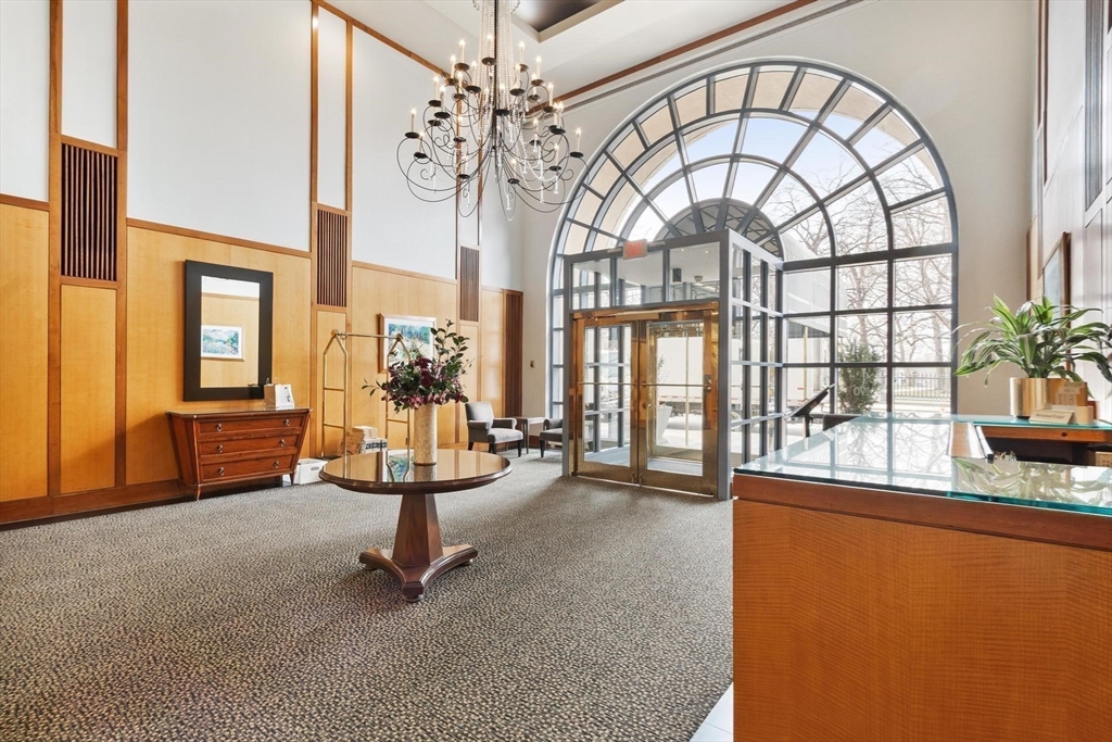 170 Tremont St, Boston, Massachusetts, 2 Bedrooms Bedrooms, 5 Rooms Rooms,2 BathroomsBathrooms,Residential,For Sale,Tremont St,73491554