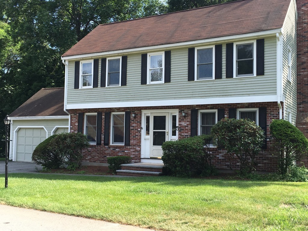 5 Lynne Ave, Tyngsborough, Massachusetts, 3 Bedrooms Bedrooms, 7 Rooms Rooms,2.5 BathroomsBathrooms,Residential Lease,For Rent,Lynne Ave,73489391