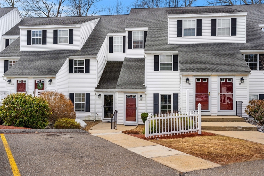 159 Berrington Rd, Leominster, Massachusetts, 1 Bedroom Bedrooms, 4 Rooms Rooms,1 BathroomBathrooms,Residential,For Sale,Berrington Rd,73494572