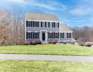 2681 Courtlyn Road, Dighton, Massachusetts, 3 Bedrooms Bedrooms, 7 Rooms Rooms,2.5 BathroomsBathrooms,Residential,For Sale,Courtlyn Road,73485272