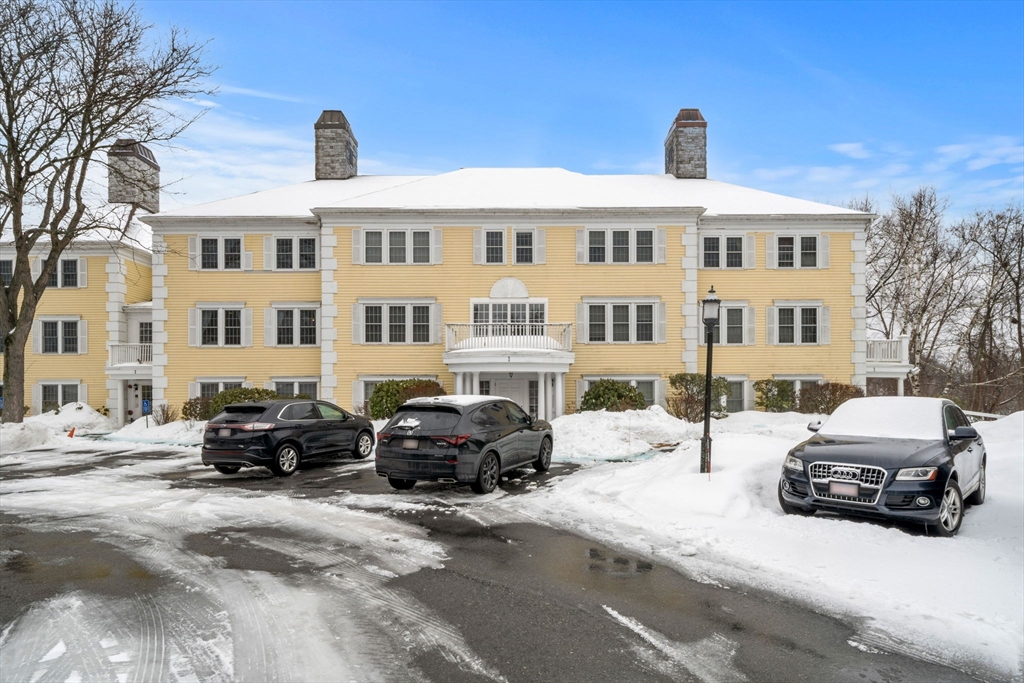 1 Riverview Blvd, Methuen, Massachusetts, 2 Bedrooms Bedrooms, 5 Rooms Rooms,2.5 BathroomsBathrooms,Residential,For Sale,Riverview Blvd,73488033