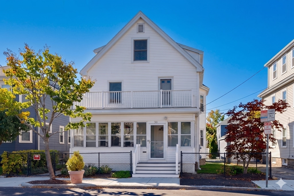 30 Montgomery St, Cambridge, Massachusetts, 4 Bedrooms Bedrooms, 8 Rooms Rooms,2.5 BathroomsBathrooms,Residential,For Sale,Montgomery St,73505683