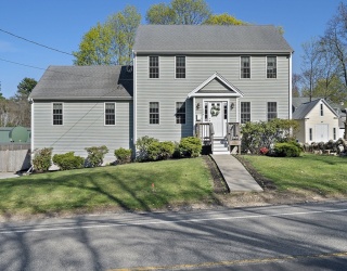 124 Pond St, Weymouth, Massachusetts, 3 Bedrooms Bedrooms, 7 Rooms Rooms,1.5 BathroomsBathrooms,Residential,For Sale,Pond St,73505631