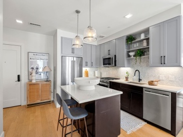 287 Maverick Street, Boston, Massachusetts, 2 Bedrooms Bedrooms, 5 Rooms Rooms,2 BathroomsBathrooms,Residential,For Sale,Maverick Street,73505687