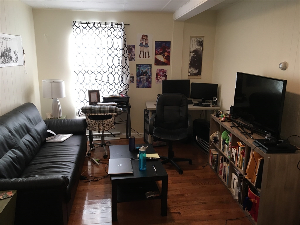 57 Cedar St, Cambridge, Massachusetts, 1 Bedroom Bedrooms, 3 Rooms Rooms,1 BathroomBathrooms,Residential Lease,For Rent,Cedar St,73505695