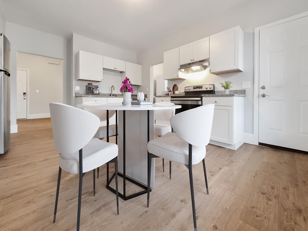 108 Callender Street, Boston, Massachusetts, 3 Bedrooms Bedrooms, 3 Rooms Rooms,1 BathroomBathrooms,Residential Lease,For Rent,Callender Street,73505720