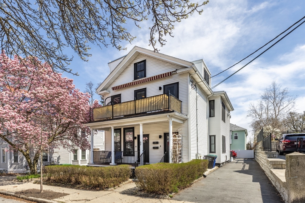 57 Walnut Street, Somerville, Massachusetts, 4 Bedrooms Bedrooms, 10 Rooms Rooms,4 BathroomsBathrooms,Residential,For Sale,Walnut Street,73505662