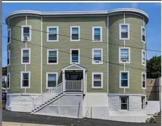 28 Salem Street, Reading, Massachusetts, 3 Bedrooms Bedrooms, 5 Rooms Rooms,1 BathroomBathrooms,Residential Lease,For Rent,Salem Street,73505732