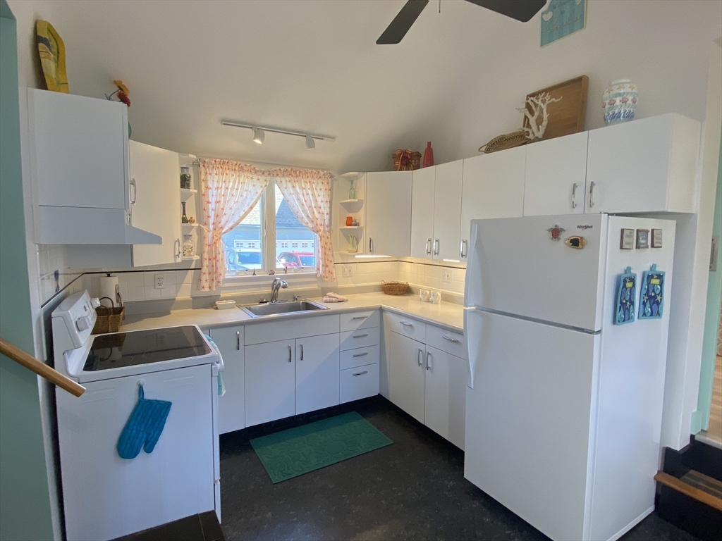 000 Dodds, Rockport, Massachusetts, 1 Bedroom Bedrooms, 3 Rooms Rooms,1 BathroomBathrooms,Residential Lease,For Rent,Dodds,73505725