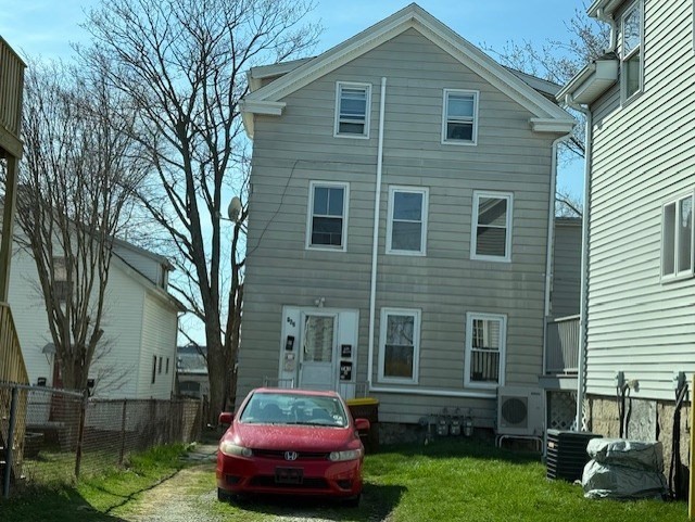 162 Hanover Street, Fall River, Massachusetts, 3 Bedrooms Bedrooms, 6 Rooms Rooms,1 BathroomBathrooms,Residential Lease,For Rent,Hanover Street,73505727