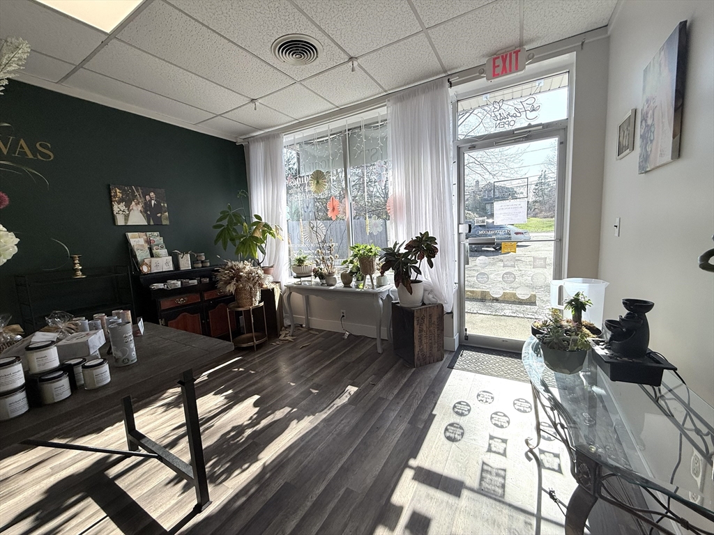 4 Lake St, Peabody, Massachusetts, ,Commercial Lease,For Rent,Lake St,73505739