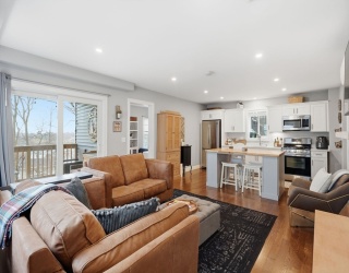 101 Summit Ave, Winthrop, Massachusetts, 2 Bedrooms Bedrooms, 4 Rooms Rooms,1 BathroomBathrooms,Residential,For Sale,Summit Ave,73505743