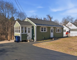 40 Charles St., Dracut, Massachusetts, 3 Bedrooms Bedrooms, 5 Rooms Rooms,1 BathroomBathrooms,Residential,For Sale,Charles St.,73490242