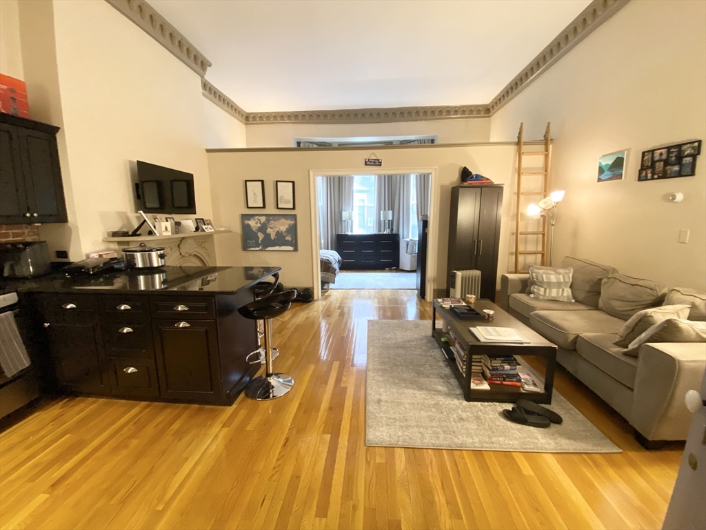 103 Beacon St, Boston, Massachusetts, 1 Bedroom Bedrooms, 4 Rooms Rooms,1 BathroomBathrooms,Residential Lease,For Rent,Beacon St,73505780
