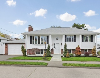 71 Case Dr, Revere, Massachusetts, 4 Bedrooms Bedrooms, 10 Rooms Rooms,2.5 BathroomsBathrooms,Residential,For Sale,Case Dr,73505624