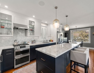 118 Kinnaird St, Cambridge, Massachusetts, 3 Bedrooms Bedrooms, 6 Rooms Rooms,2 BathroomsBathrooms,Residential,For Sale,Kinnaird St,73505620