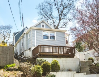 222 College Farm Road, Waltham, Massachusetts, 2 Bedrooms Bedrooms, 5 Rooms Rooms,1 BathroomBathrooms,Residential,For Sale,College Farm Road,73505659