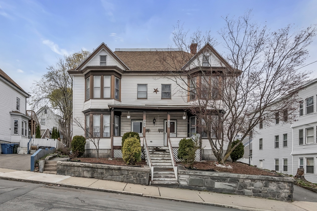 923-925 Essex St, Lawrence, Massachusetts, 7 Bedrooms Bedrooms, 15 Rooms Rooms,4 BathroomsBathrooms,Residential Income,For Sale,Essex St,73505802